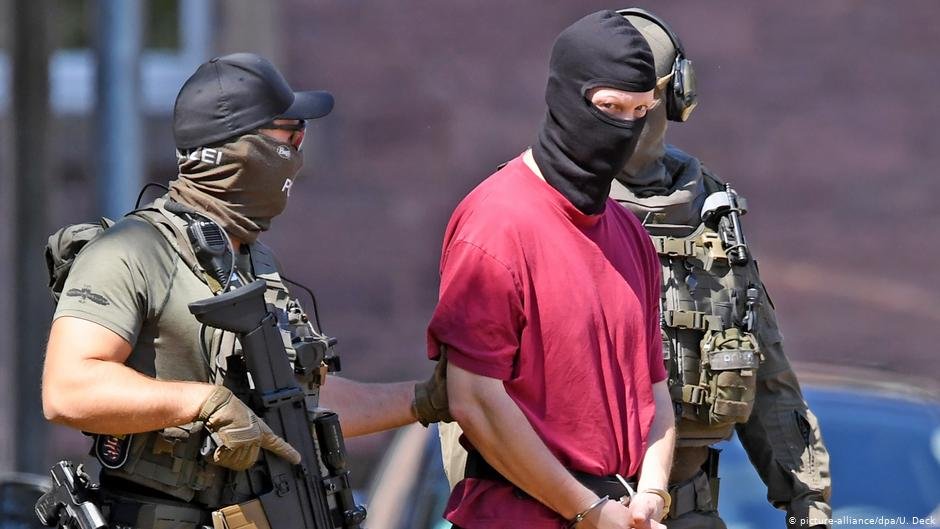 Stephan E. initially confessed to the politician's slaying, but later recanted his statement | Photo: picture-alliance/dpa/U. Deck