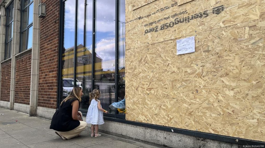 The Spellow Library in Liverpool was stormed and looted by rioters | Photo: Rosie Birchard/DW