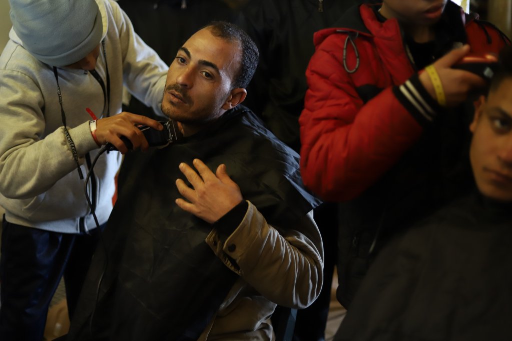 MSF tweets a picture of an improvized 'barber shop' on board the Geo Barents before disembarkation | Source: Twitter feed @MSF_Sea