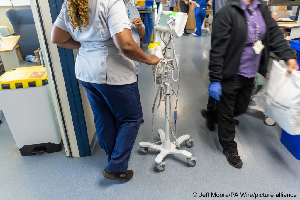 The government says that skilled visa program for care workers had suffered 'widespread abuse and exploitation' | Photo: Jeff Moore/PA Wire/picture-alliance