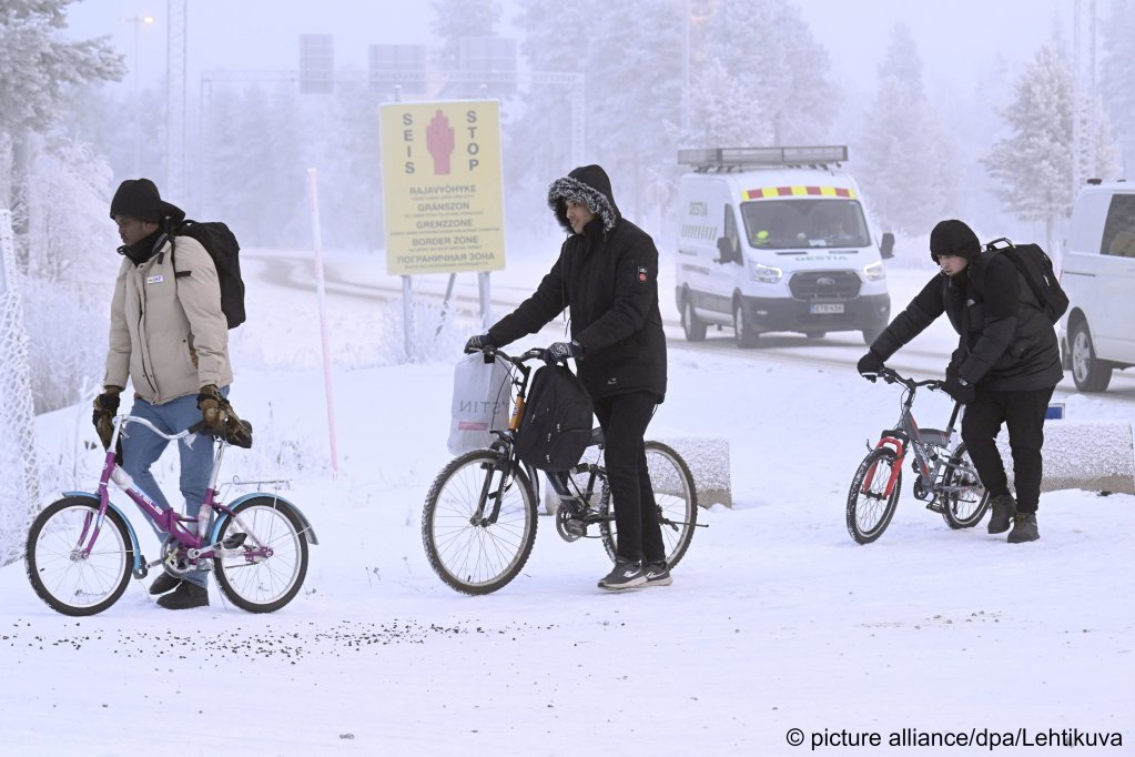 From the file: Migrants wait to cross the border from Russia to Finland in November 2023 | Photo: Jussi Nukari / Picture Alliance / DPA / Lehtikuva