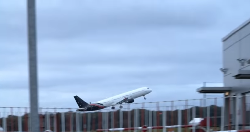 The plane containing just one migrant, Ismail, takes off from Gatwick Airport in the early morning, October 1 | Source: Screenshot Channel 4 News