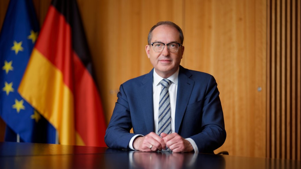 Germany's Interior Minister Alexander Dobrindt has been on the forefront of the government making sure that many admissions programs are scrapped | Photo: Henning Schacht / German Interior Ministry Press Office