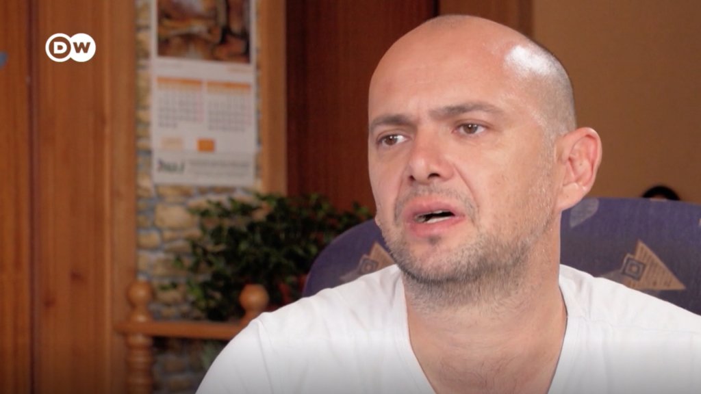 لزلاتان كوفاشيفيتش سبب خاص يدفعه لمساعدة المهاجرين: لقد واجه خطر الموت وساعده شخص كرواتي
