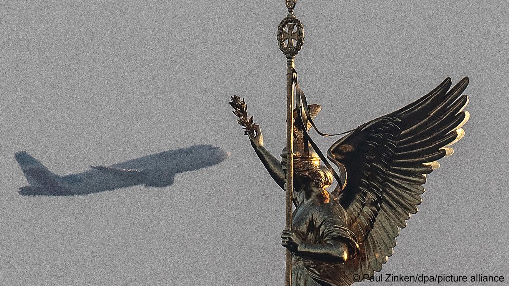 File photo: Facilitating deportation measures is among the most expensive migration management policies | Photo: picture-alliance