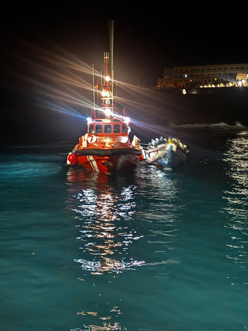 Late on Sunday night (May 10, 2026) a boat carrying 125 migrants was towed towards La Restinga port on El Hierro, one of the Canary Islands in the Atlantic Ocean | Source: X page for Salvamento Maritimo @salvamentogob