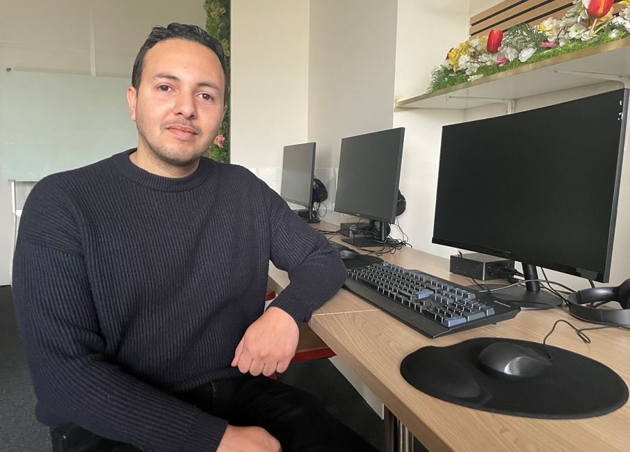 Nagi took (and passed) the naturalization exam on February 14, 2026 | Photo: InfoMigrants