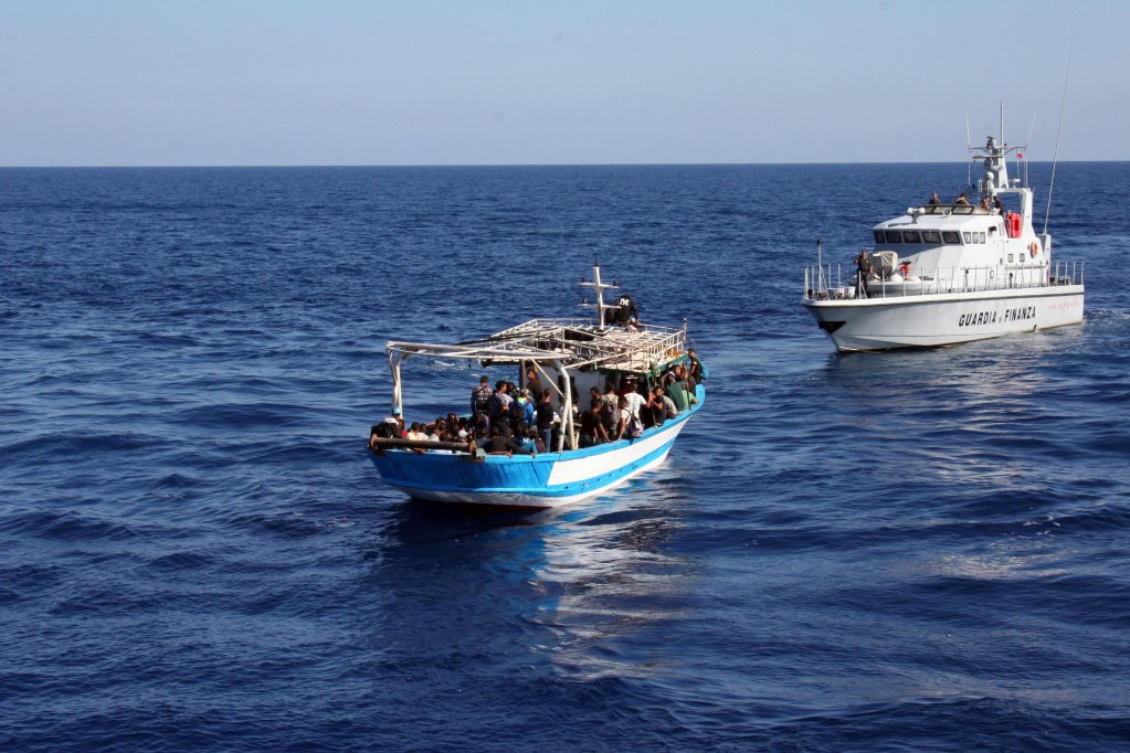 From file: A boat intercepted by the Porto Empedocle financial police in the waters off the Realmonte municipality, after several Tunisians had disembarked from the vessel | Photo: ANSA/ UFFICIO STAMPA GUARDIA FINANZA