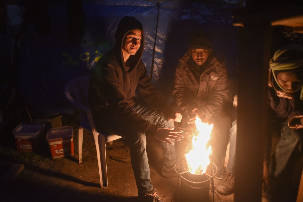 Plusieurs centaines de mineurs vivaient dans la jungle de Calais avant son démantèlement (archives). Crédit : Mehdi Chebil pour InfoMigrants