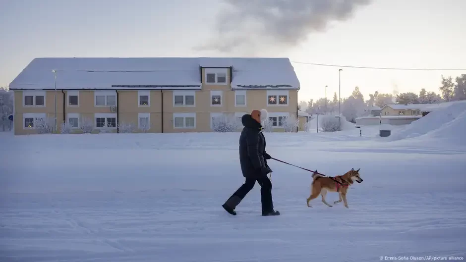 There are still fairly large disparities concerning employment and poverty rates for the migrant population, compared to that of native-born Swedes | Photo: Emma-Sofia Olsson/AP/picture alliance