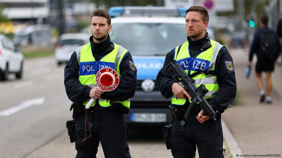 File photo: Germany implemented expanded random checks at all its land borders in 2024 | Photo: Joachim Herrmann/Reuters