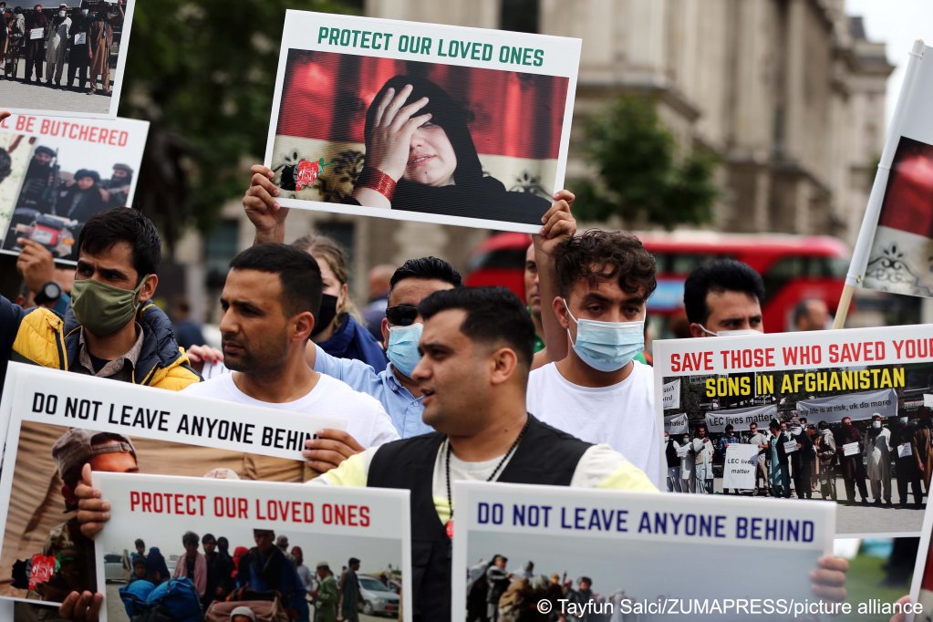From file: Although many Afghans who worked for the British forces were eligible for official schemes, members of their families were not always able to get out with them, here a protest in 2021 underlines this point | Photo:Tayfun Salci/ZUMA Press Wire/ picture alliance