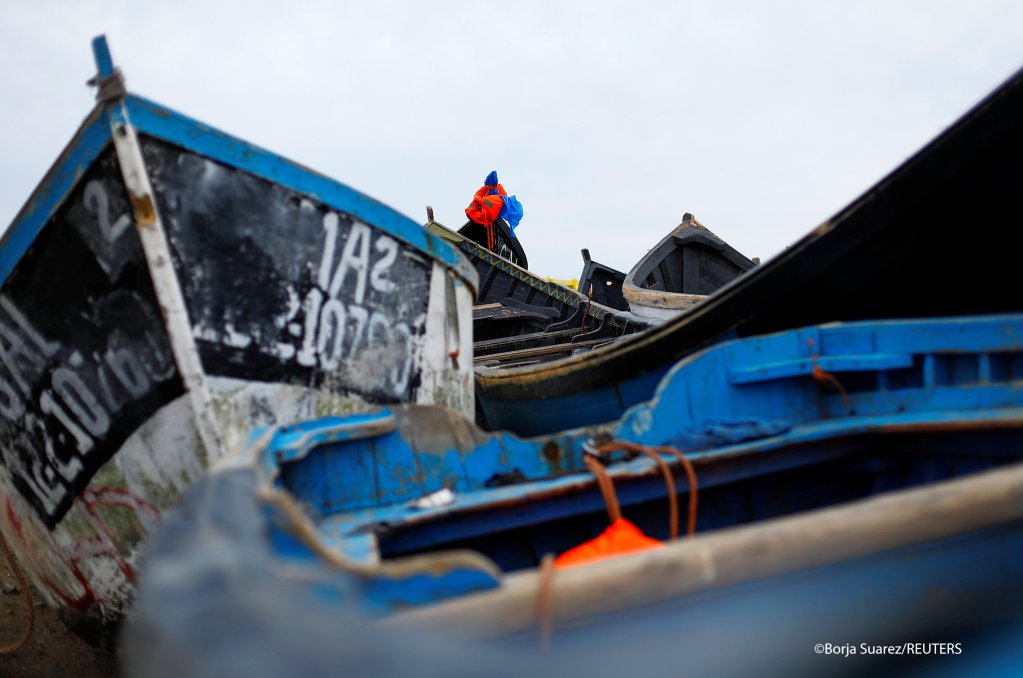 Boats used by migrants to reach the Canary Islands coasts, are seen piled up at Arinaga port, in Aguimes, on the island of Gran Canaria, Spain, on November 13, 2020 | Photo: REUTERS/Borja Suarez