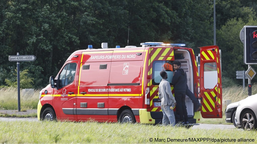 Migrants staying at the camp are reported to be 'scared' by organizations working with them. All the victims of this weekend's shootings are reported to be Sudanese | Photo: Marc Demeure / picture alliance / dpa / MAXPPP