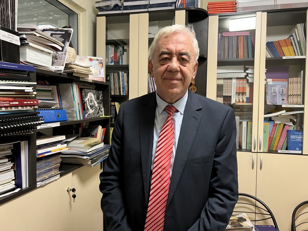 Krassimir Kanev is a Sofia-based human rights specialist and one of the founders of the Bulgarian Helsinki Committee and chair of its board. June 22, 2023. | Photo: Sou-Jie van Brunnersum/InfoMigrants