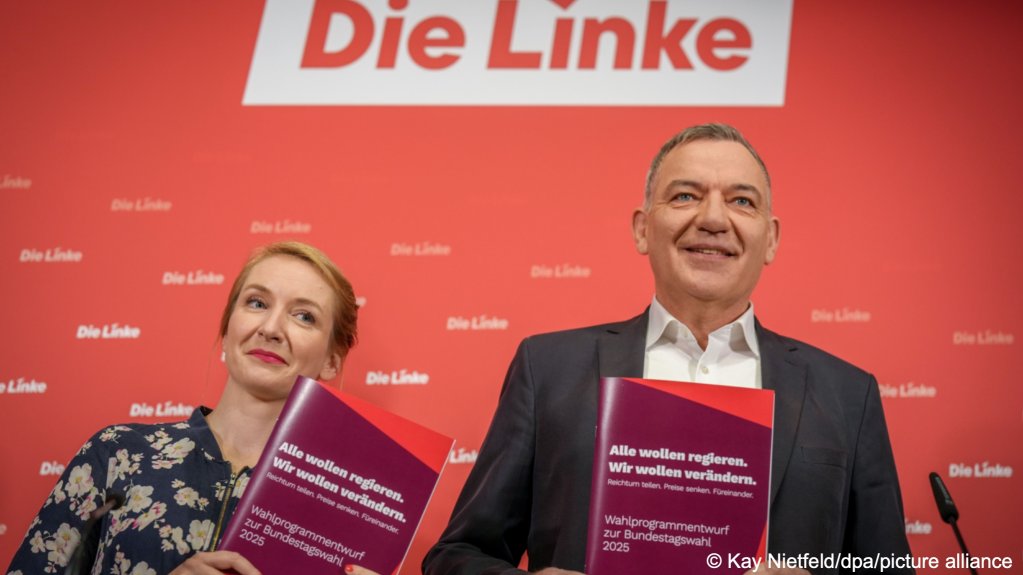 Left party co-chair Jan van Aken (r.) said that certain aspects of their coalition agreement were outright "illegal" | Photo: Kay Nietfeld/picture-alliance