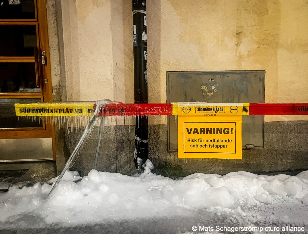 Integration and language learning are promoted in the Nordic countries for migrants, but discrimination and barriers still remain, particularly when it comes to being able to fill the mainly highly skilled requirements expected of many employees | Photo: Mats Schagerström/picture alliance