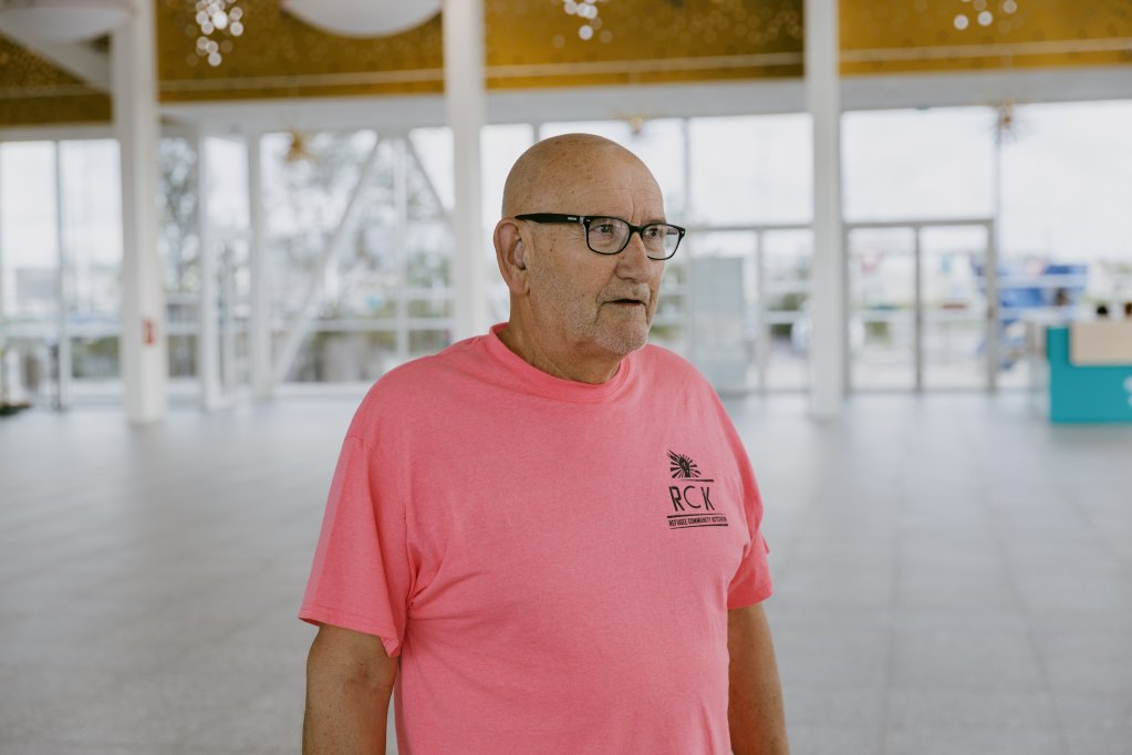 Michel Tranchant, bénévole pour des associations d'aide aux migrants, le 7 octobre 2026. Crédit : Valentina Camu pour InfoMigrants