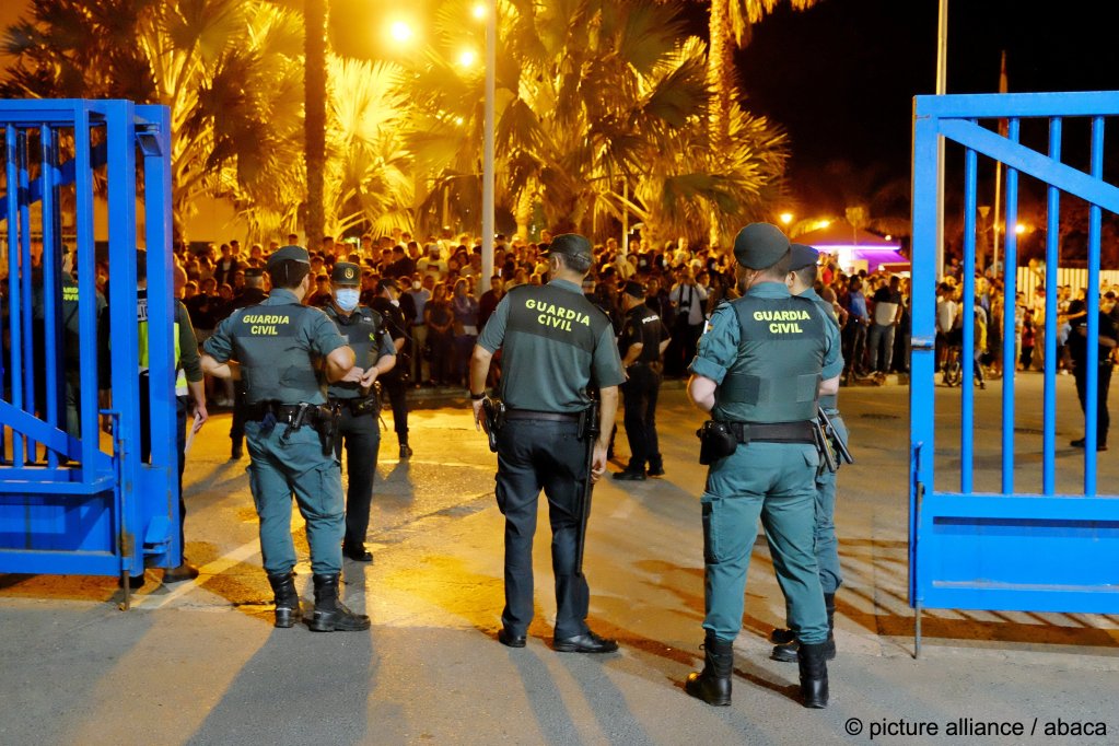 Civil guards at the Spanish-Moroccan border in Melilla, Spain, when the border was reopened on on May 17, 2022 | Photo: picture alliance