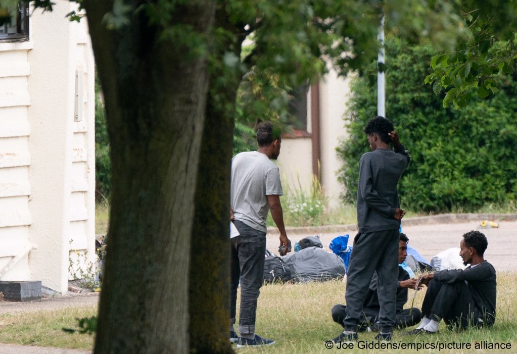The first arrivals at Wethersfield former military barracks in Essex in July 2023 | Photo: picture allliance / Joe Giddens/ PA Wire