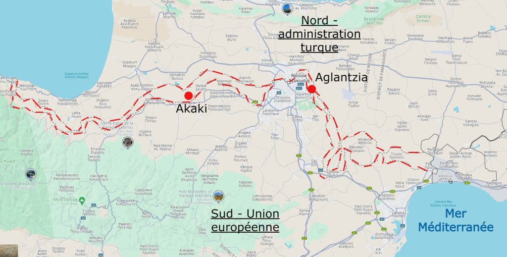 La zone tampon de l'ONU sépare l'île de Chypre en deux. Crédit : Google Maps