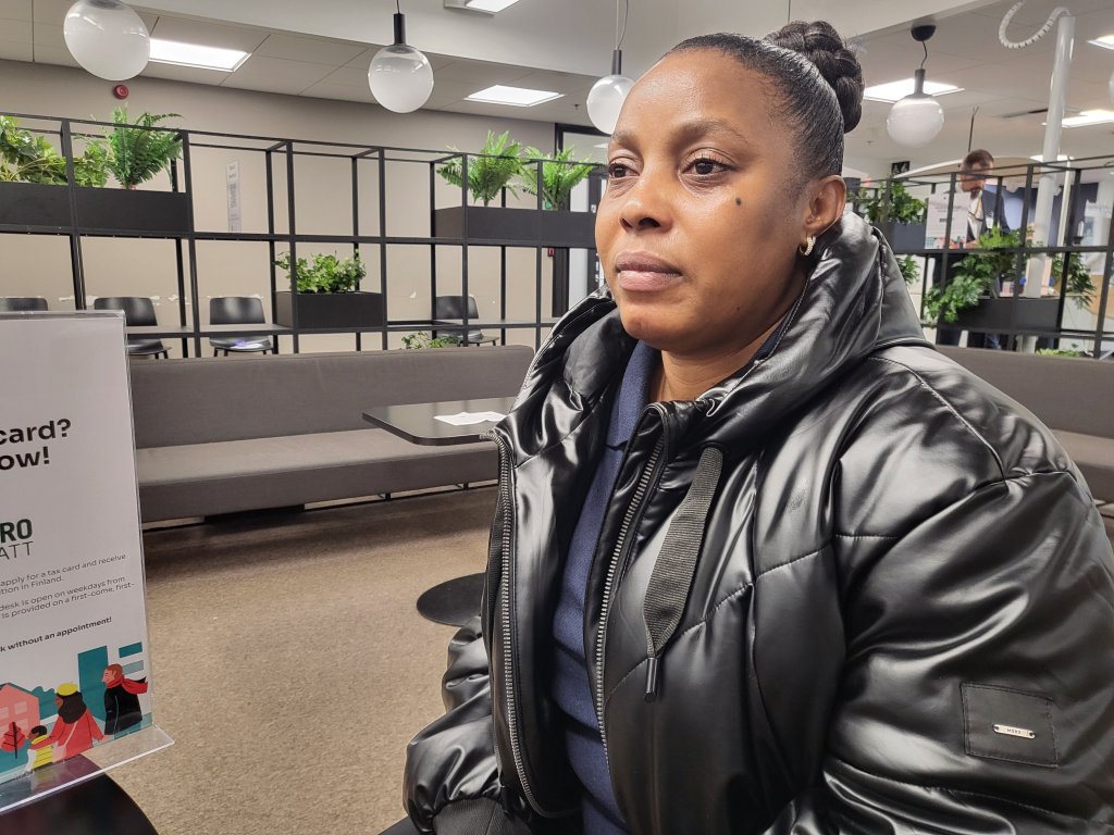 Fevor arrived in Helsinki from Ghana in 2023. After a year, she moved from a camp for asylum seekers to a private apartment. She came to the IHH to register her address | Photo: Ben Bathke/InfoMigrants