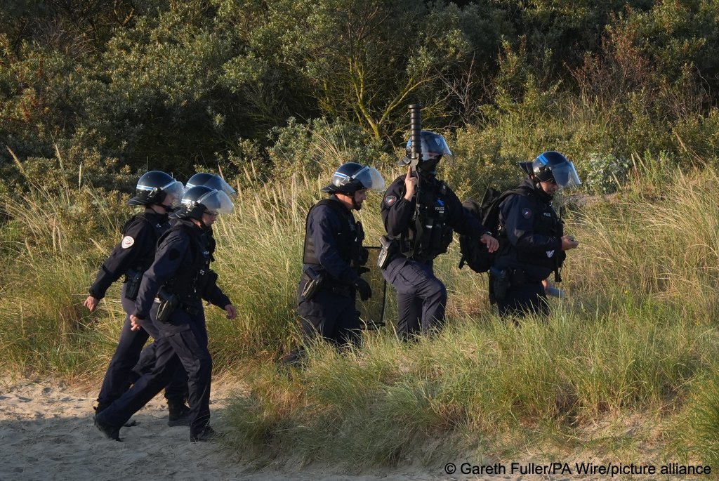 Associations supporting migrants in Calais wonder whether the police are changing their tactics to try and prevent more migrants from departing French beaches | Photo: Gareth Fuller/PA Wire