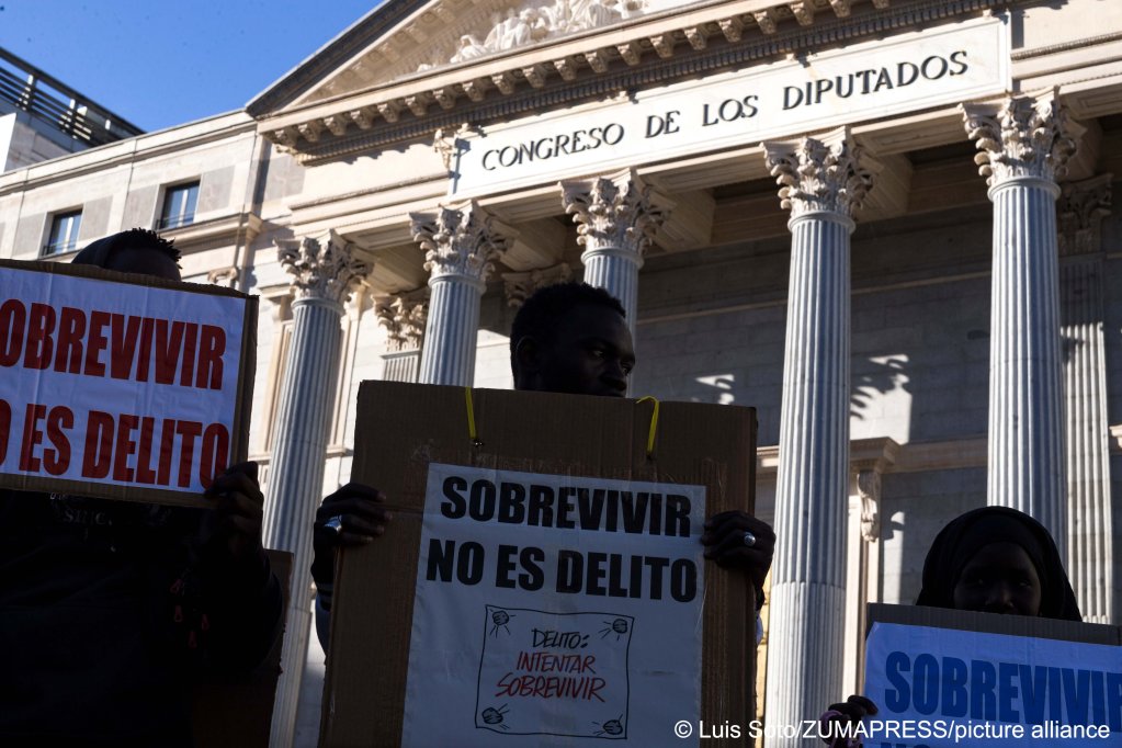 A protest in front of the Parliament in Madrid, on April 9, 2024, for the regularization of undocumented migrants | Photo: Picture Alliance