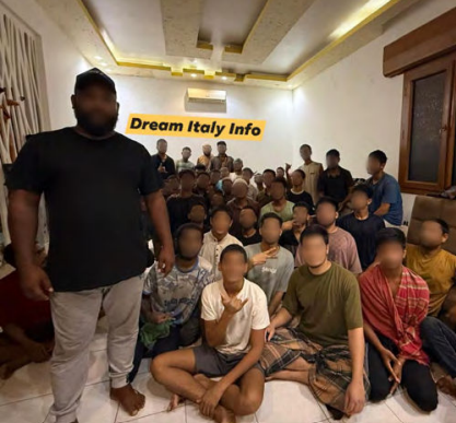 Many Bangladeshi recruitment networks are based on government-licenced employment agencies and a network of informal 'Dalals' who rely on local social standing to obtain clients | Source: Facebook advertizing via MMC report