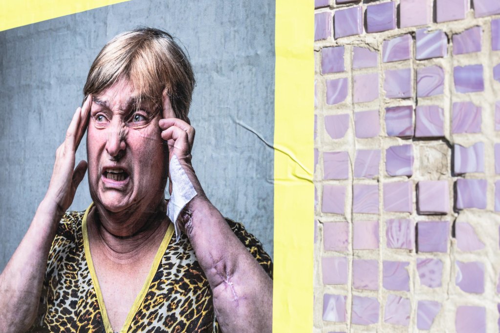 Portrait of Ukrainian refugee Tetyana seen in Riga, Latvia | Photo: Martin Thaulow