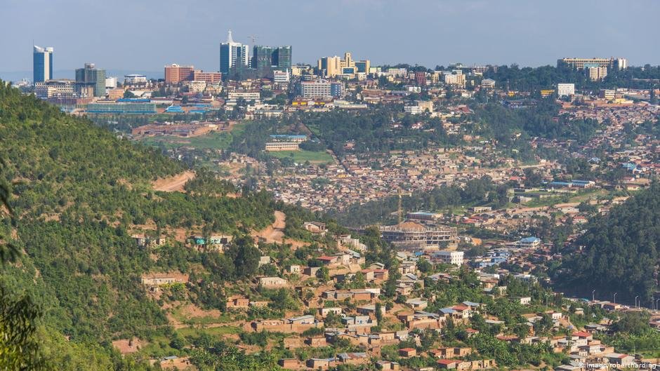 آرشیف: گروهی از مهاجران در سال ۲۰۱۹ در یک مرکز ترانزیت اسکان داده شدند که در جنوب کیگالی، پایتخت رواندا قرار دارد.عکس: اماگو