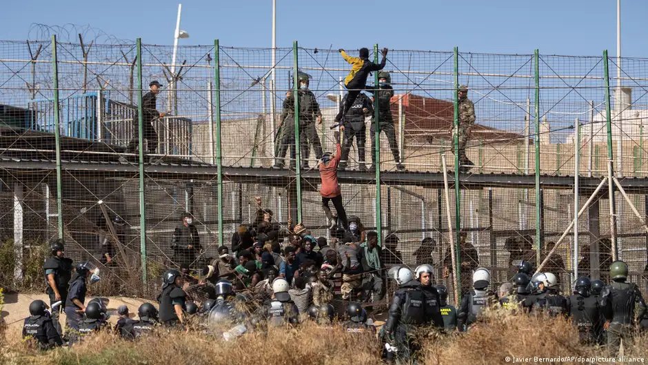 The true death toll from the mass storming of the fences separating the Spanish enclave of Melilla from Morocco in June 2022 will never be known | Photo: Javier Bernardo/AP/dpa/picture alliance
