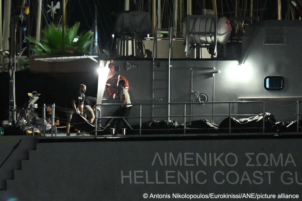 From file: A Greek coast guard ship brings back some of the bodies recovered after the Pylos shipwreck | Photo: Antonis Nikolopoulos/Eurokinissi/ANE/picture alliance