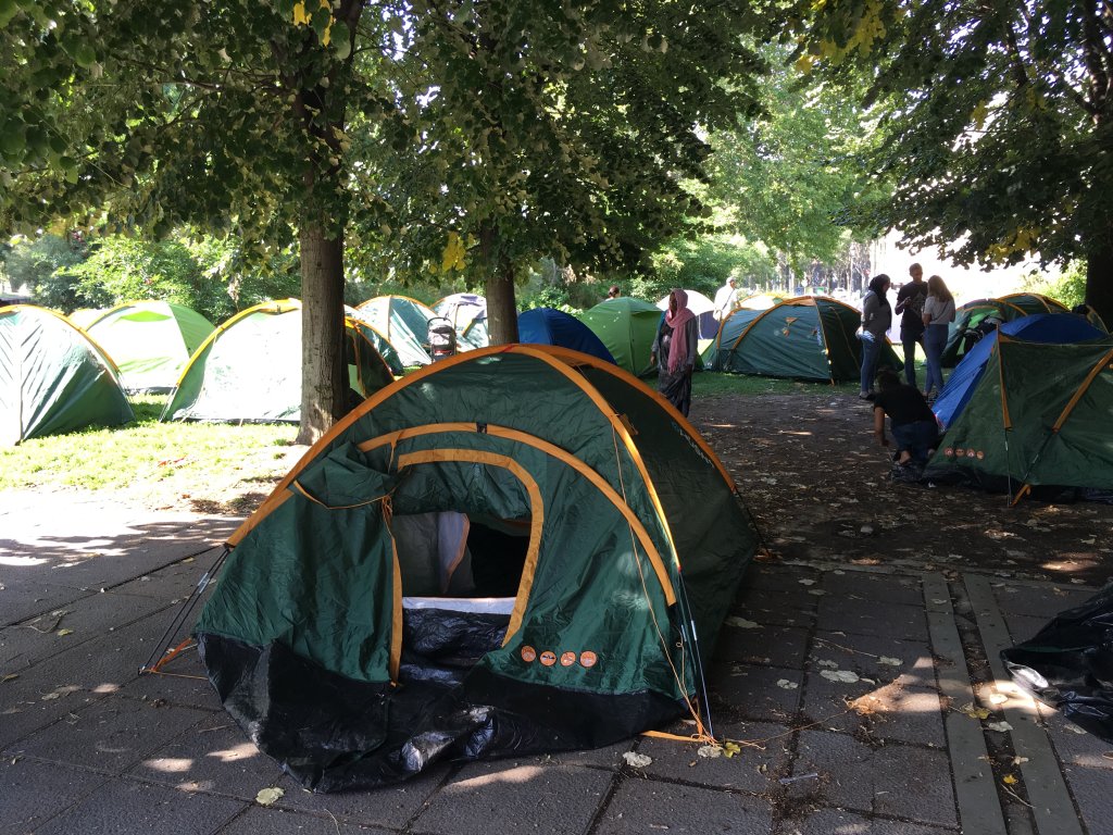 From file: Pictures taken by Utopia 56 show temporary camps where migrants sleep in various areas of Paris | Photo: InfoMigrants