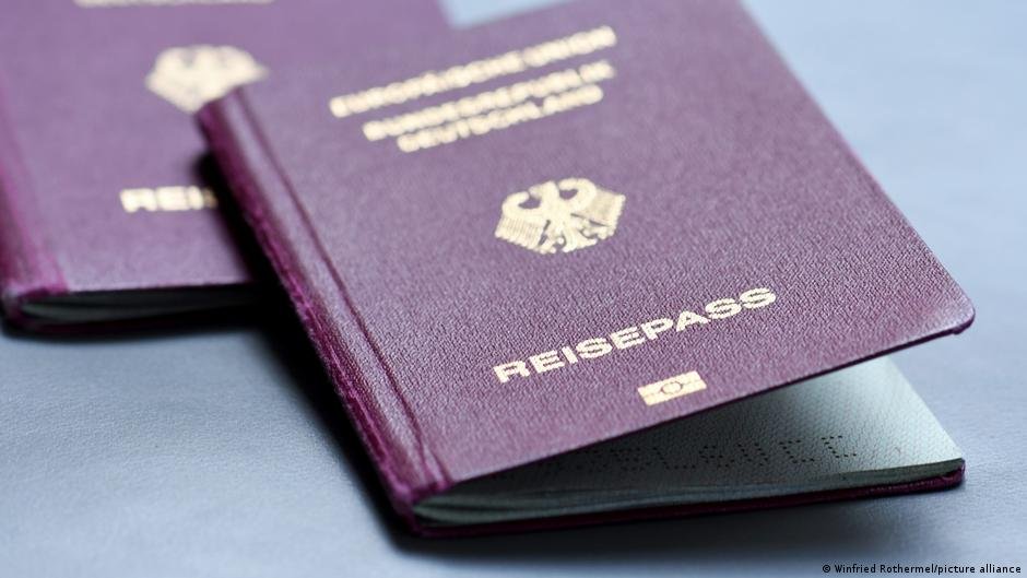 File photo: The Greens pursue a more liberal approach to German citizenship laws than most other parties | Photo: Winfried Rothermel/picture-alliance