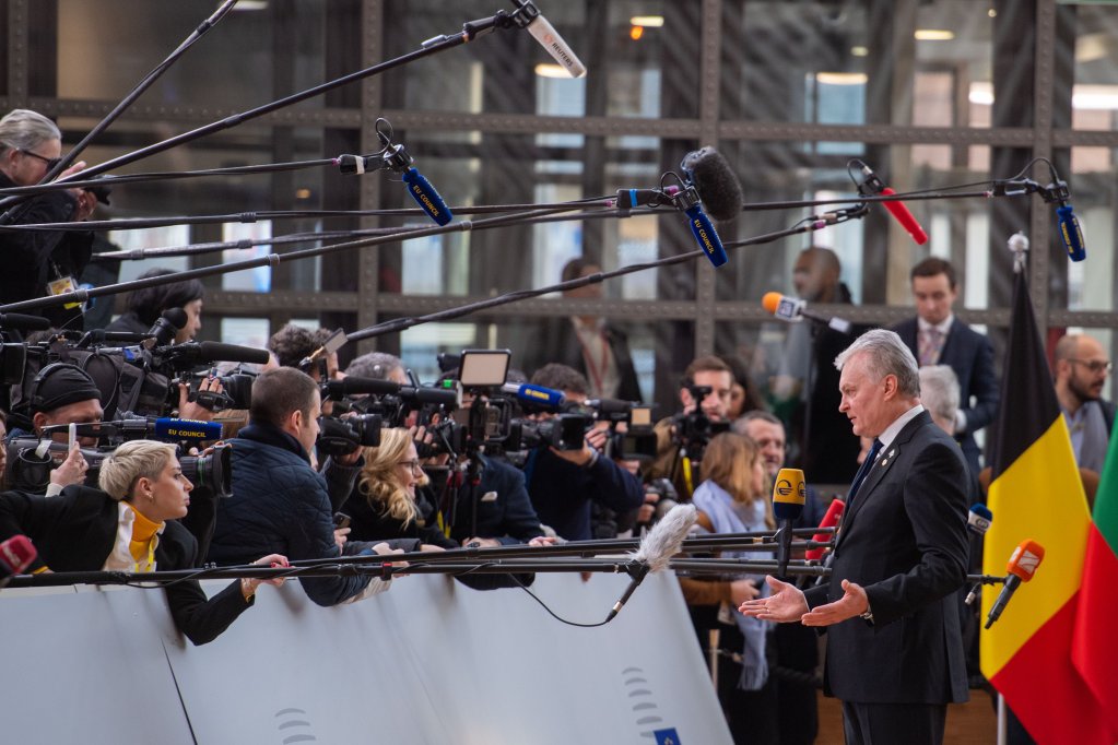 Obrázok litovského prezidenta na zasadnutí Európskej rady.  Litva je spolu s Rakúskom a Dánskom jednou z krajín, ktoré v otvorenom liste vyzývajú EÚ, aby pritvrdila v otázke migrácie |  Foto: Robertas Daskus / Kancelária prezidenta Litvy