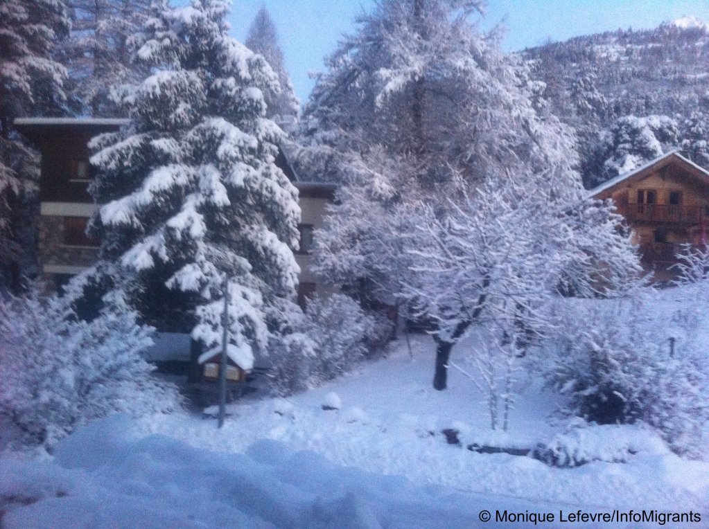 From file: A photo taken in 2021 shows that snow stays all day in December, even at lower altitudes in the Alps between Italy and France | Photo: Monique Lefevre / InfoMigrants