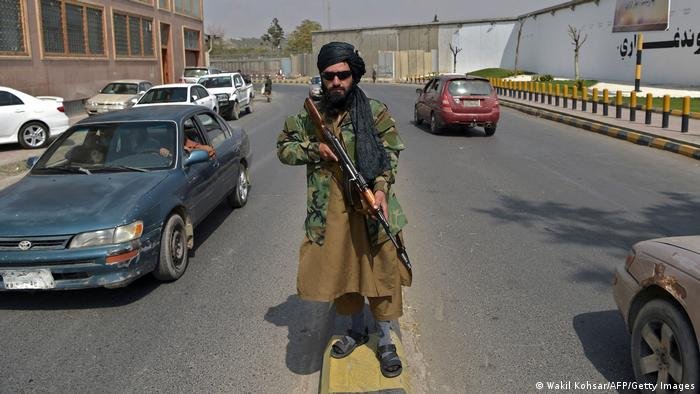Les Taliban sont omniprésents dans le paysage urbain de Kaboul. Khalid a été battu par un taliban en pleine rue.