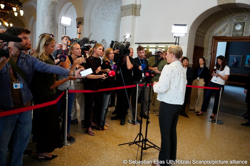 Danish Prime Minister Mette Frederiksen talks to the media, prior to a meeting in the Parliament on the migrants who have recently arrived at the Spanish enclave of Ceuta. Copenhagen, Wednesday August 12, 2026 | Photo: Sebastian Elias Uth / Ritzau Scanpix / picture alliance