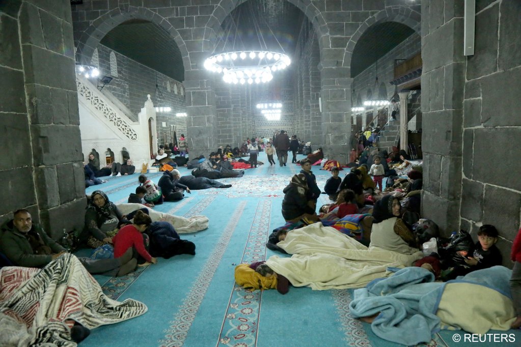 The Grand Mosque in Diyarbakir has become a shelter for those left homeless by the earthquake | Photo: Reuters