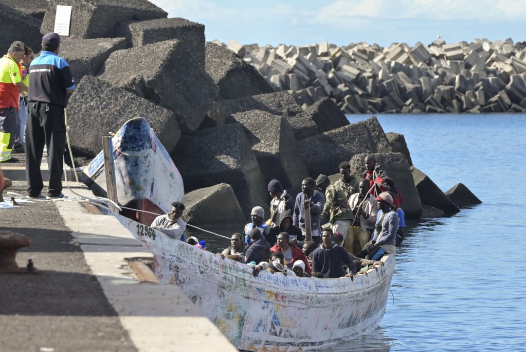This boar full of migrants managed to reach the port of La Restinga port in the Canary Islands, Spain in early 2024, but many others are not so fortunate | Photo: EPA/Gelmert Finol