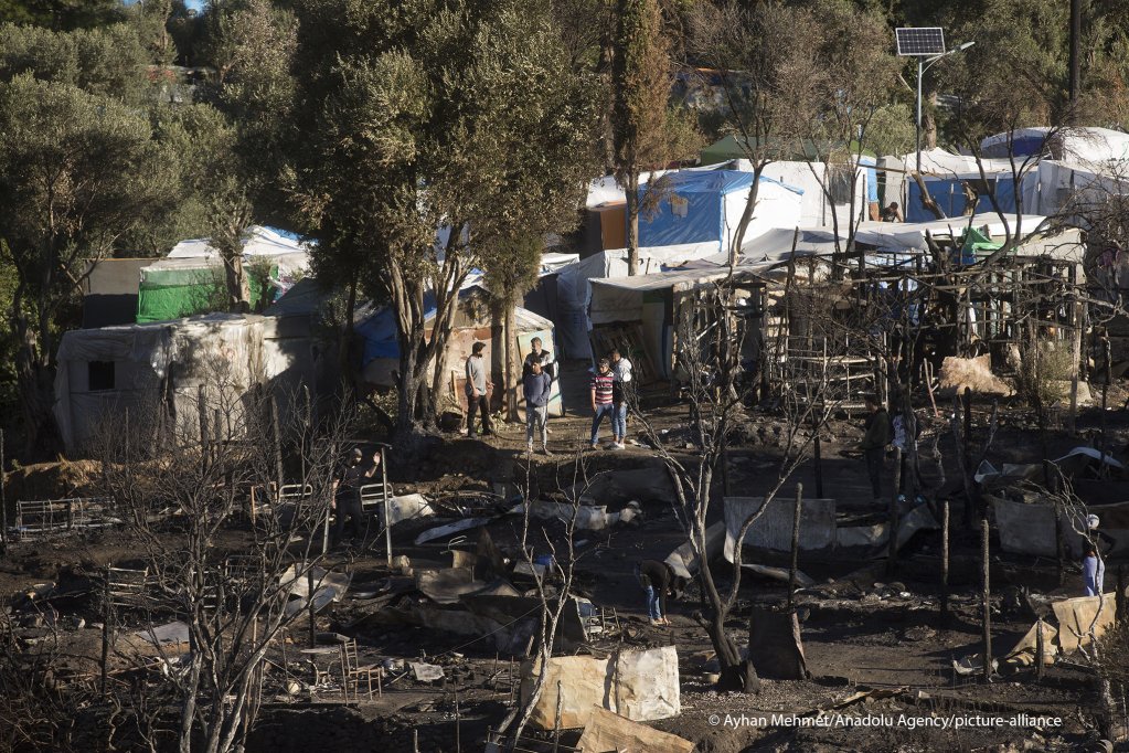 Un incendie a détruit une partie du camp de Vathy sur l'île de Samos, en Grèce, au mois de novembre 2020. Crédit : Ayhan Mehmet/AA/Picture-alliance