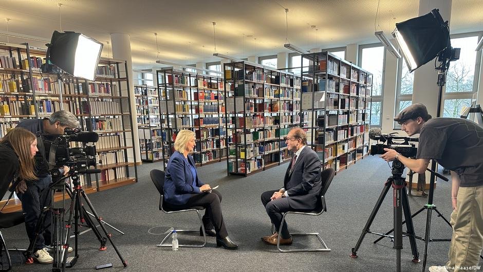 DW's head of current politics Rosalia Romaniec interviewed Germany's Interior Minister Alexander Dobrindt | Photo: Nina Haase/DW