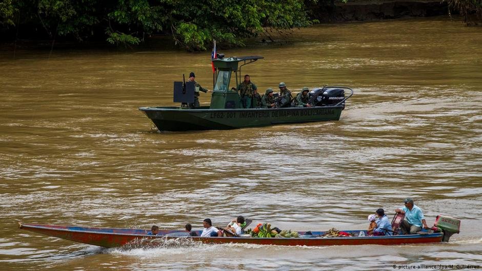 Many Venezuelan nationals first cross the Arauca River to Colombia before heading to Europe to seek asylum | Photo: picture-alliance/dpa/M. Gutierrez