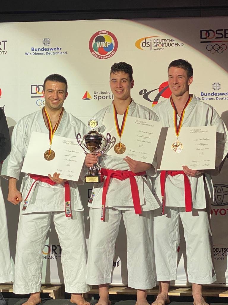 وائل شعيب، في إحدى المنافسات السابقة التي شارك فيها وتوج بميدالية