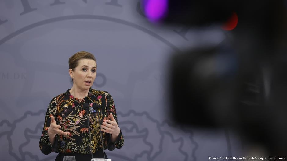 Mette Frederiksen's Social Democrats, which have led the government since June 2019, have adopted a stricter stance on immigration after the party lost in the 2015 elections | Photo: Jens Dresling/Ritzau Scanpix/AP/picture-alliance