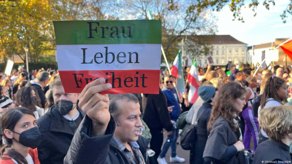 Demonsstrators in Germany have taken to the streets in support of solidarity with protests in Iran | Photo: Christoph Strack/DW