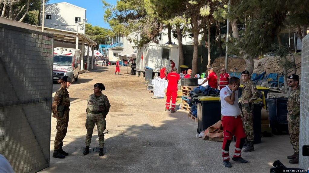 Meloni and the EU officials witnessed a relatively orderly state of affairs, very different to the situation a day earlier
| Photo: Adrian De Loore