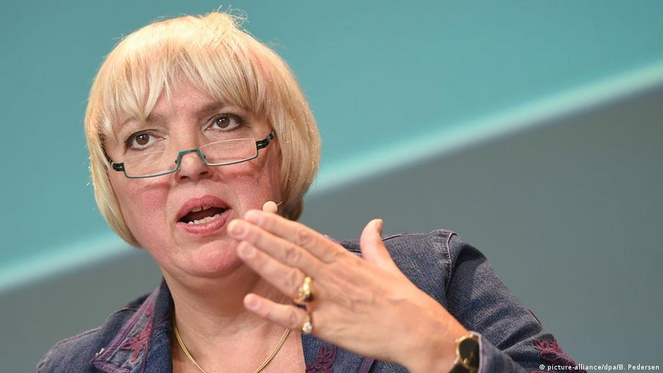 Claudia Roth greift das deutsche Innenministerium an  Foto: Bild Allianz / dpa / B. Pedersen