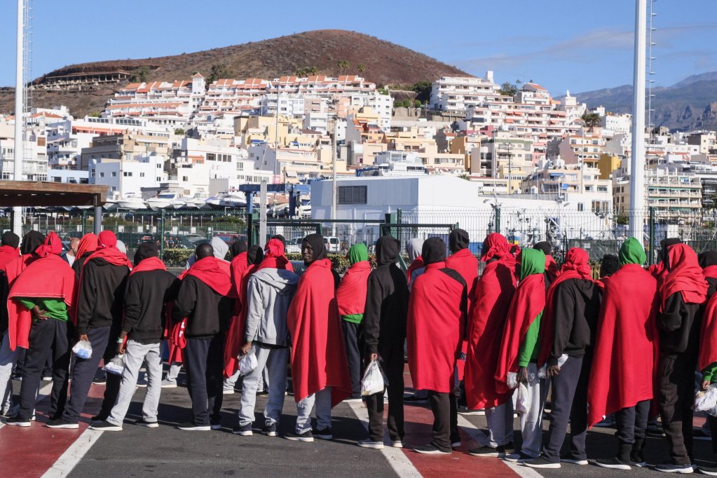 File photo: A group of migrants arrive at the harbor of Los Cristianos at the Canary Island Tenerife after being transferred from El Hierro Island, Spain | Photo: Alberto Valdes/ EPA